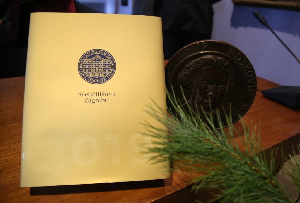 Monografija Sveučilišta u Zagrebu.